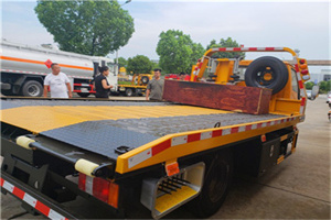 惠城附近拖车电话号码服务